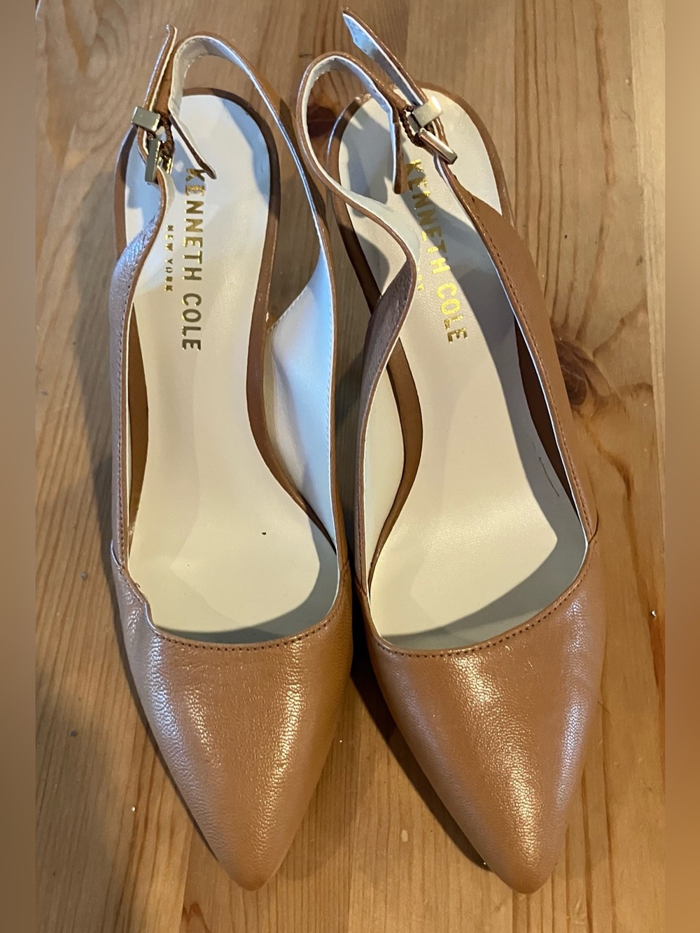 NEW Kenneth Cole New York Women’s Quinnly Cognac Pointed Slingback Pumps Size 6M